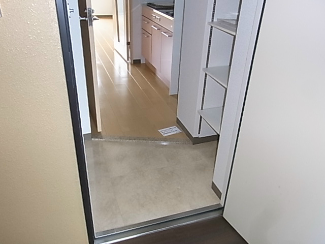 セレニテ高槻 玄関