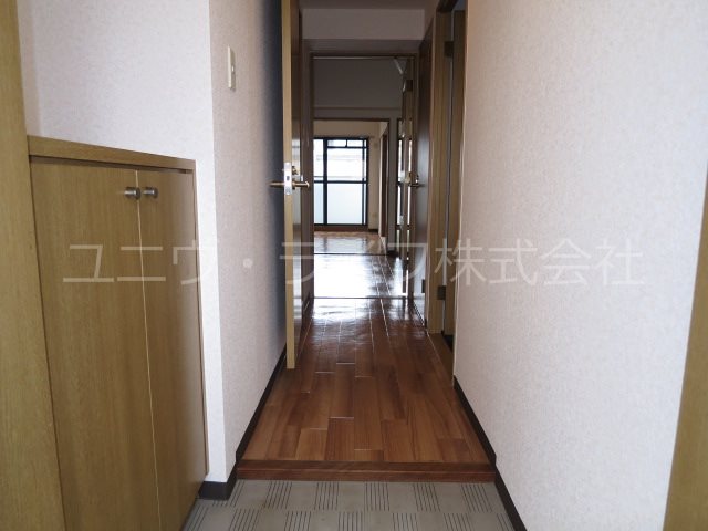 タウンコート鶴 玄関