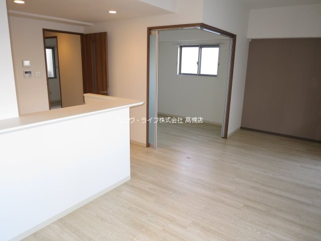 LeVert高槻（ルヴェールタカツキ） リビング