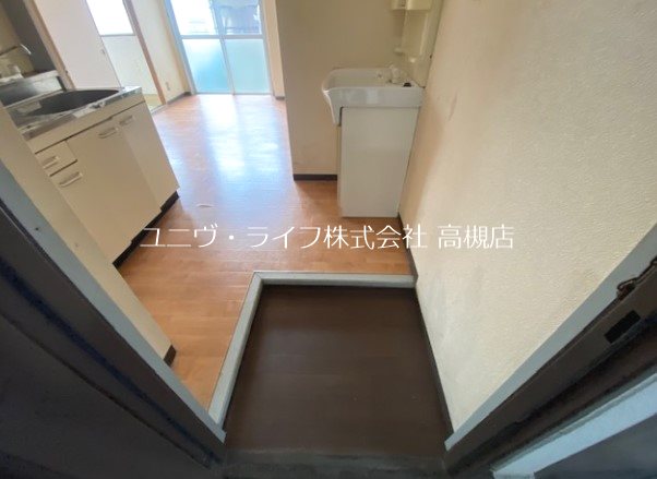 プレアール高槻春日 玄関