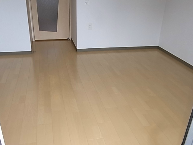 セレニテ高槻 リビング