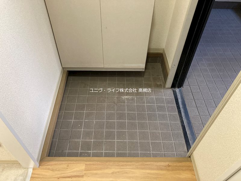 ディアス西真上A棟 玄関