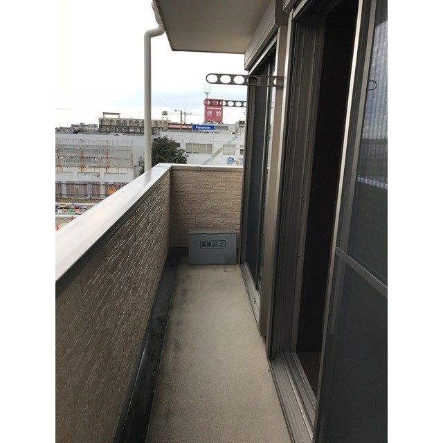 アンプルールフェールオロールⅡ ベランダ