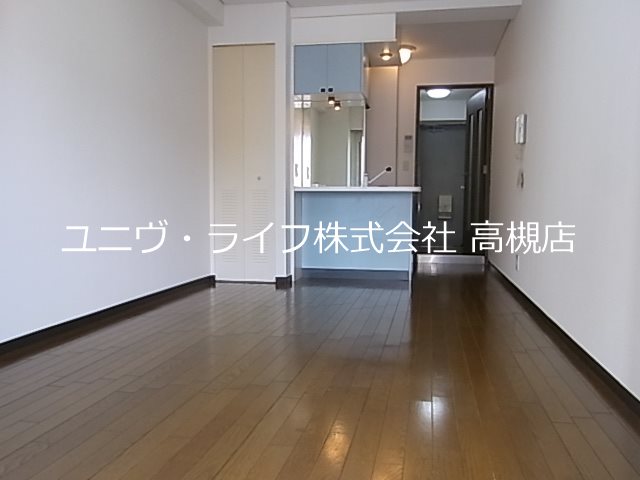 ロイヤル高槻 リビング