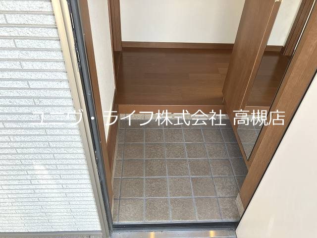 高槻・奥天神町１丁目戸建  玄関
