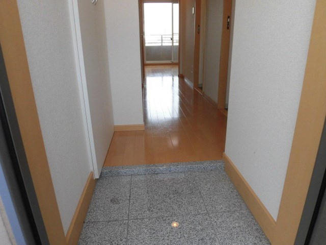 エスト茨木 玄関