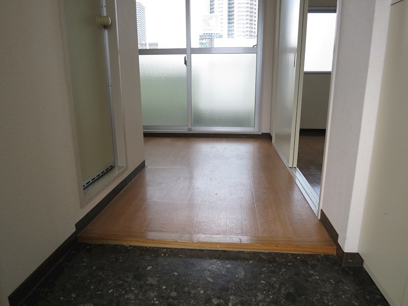 エヴァーグリーン・タナカ 玄関