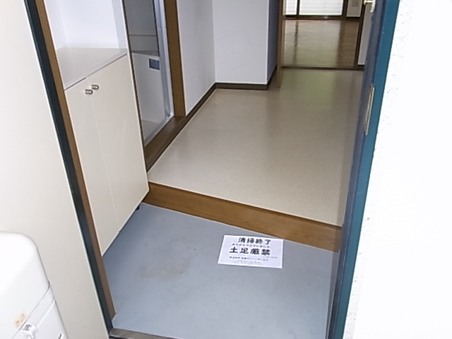 メゾネット高槻  玄関
