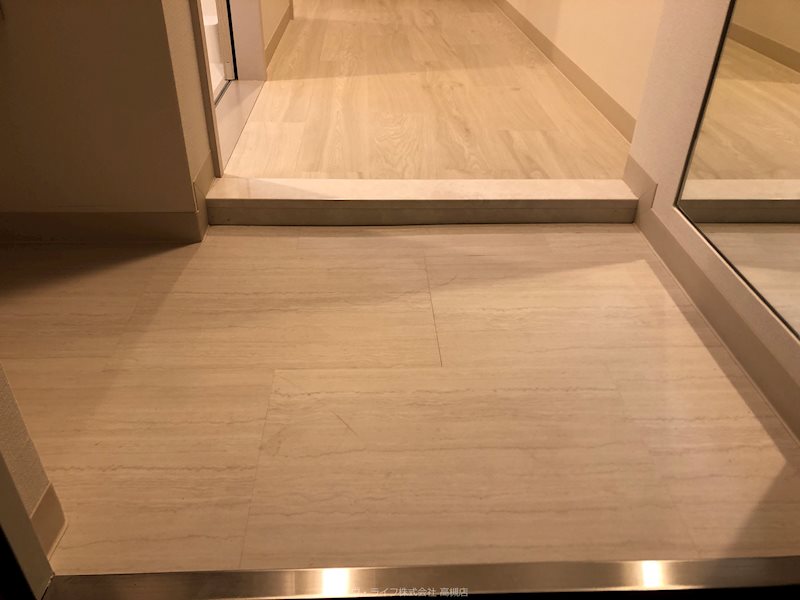 中条プレイス 玄関