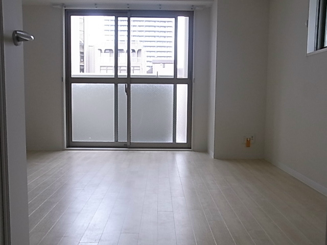 アダージオ リビング