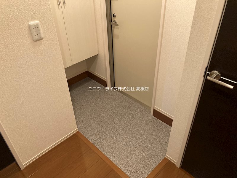 アクシスB棟 玄関