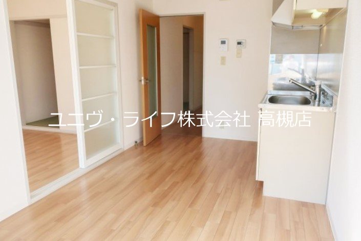 ハイツアシーネ リビング