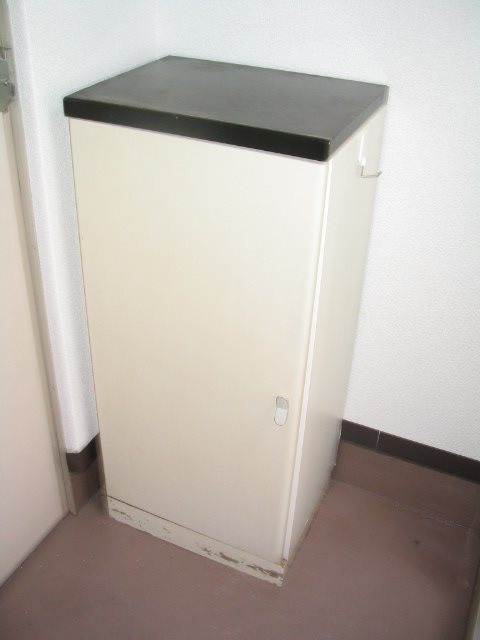 コーポペルソナ 玄関