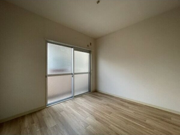 西町ロイヤルマンション ベッドルーム