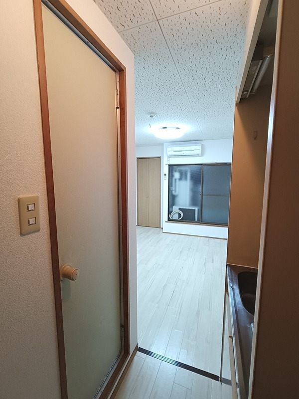 関大前エビスハイツ 玄関