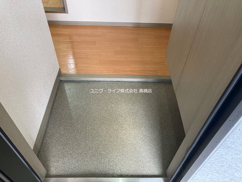 シャトレー氷室 玄関