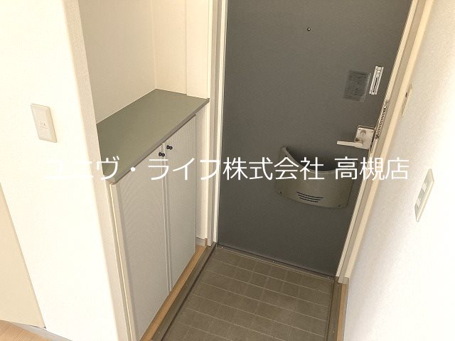 クレストディアコート 玄関