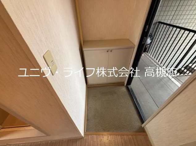 ミドルヴィレッジ 玄関