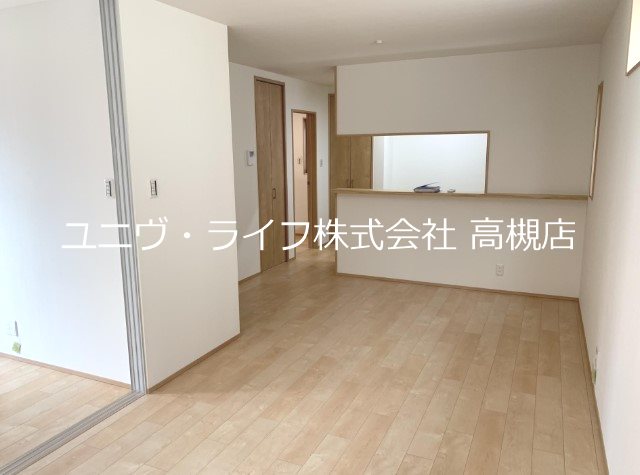 郡家新町タウンハウスＶ リビング