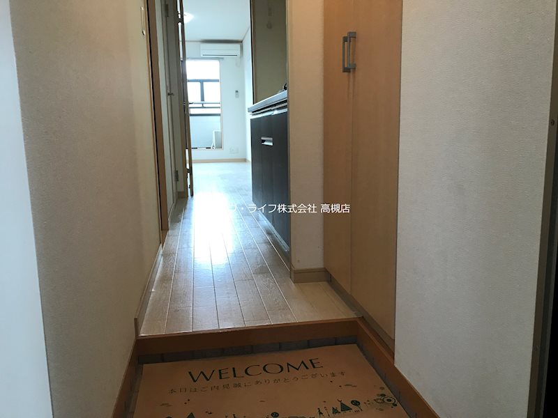 ルミエール高槻 玄関
