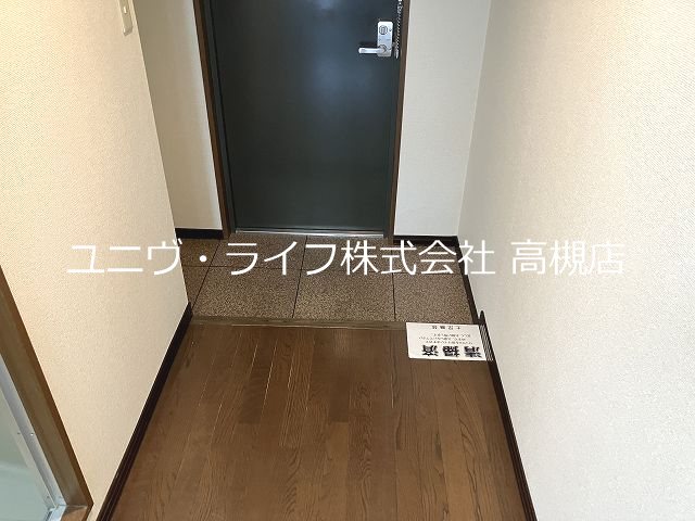 ファミール３号館 玄関