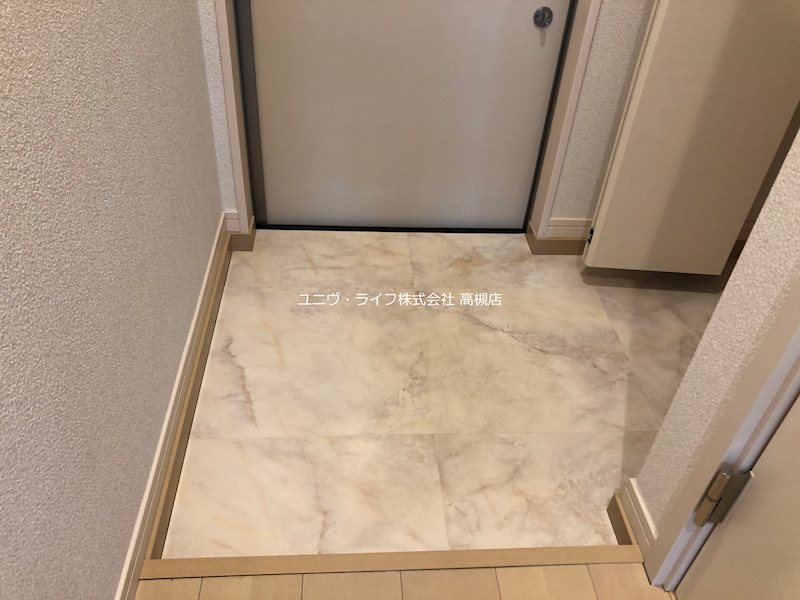 チャルテ高槻富田A棟 玄関