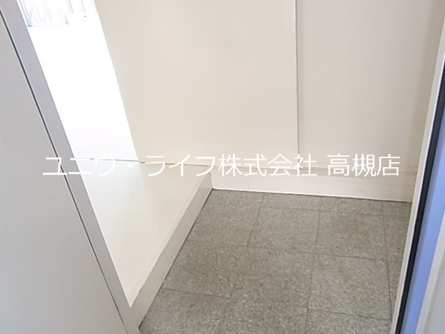 新川ビル 玄関