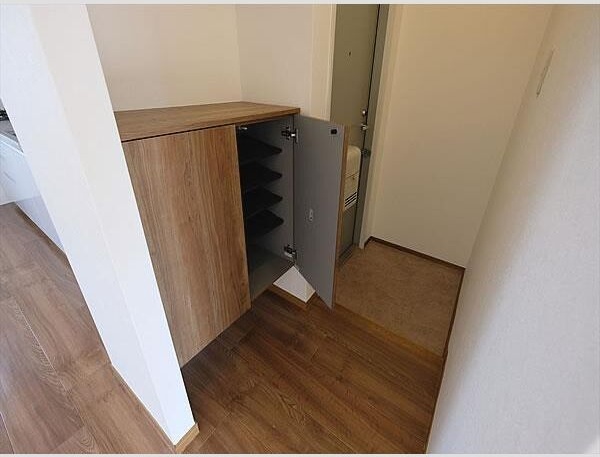 プラムコート 玄関