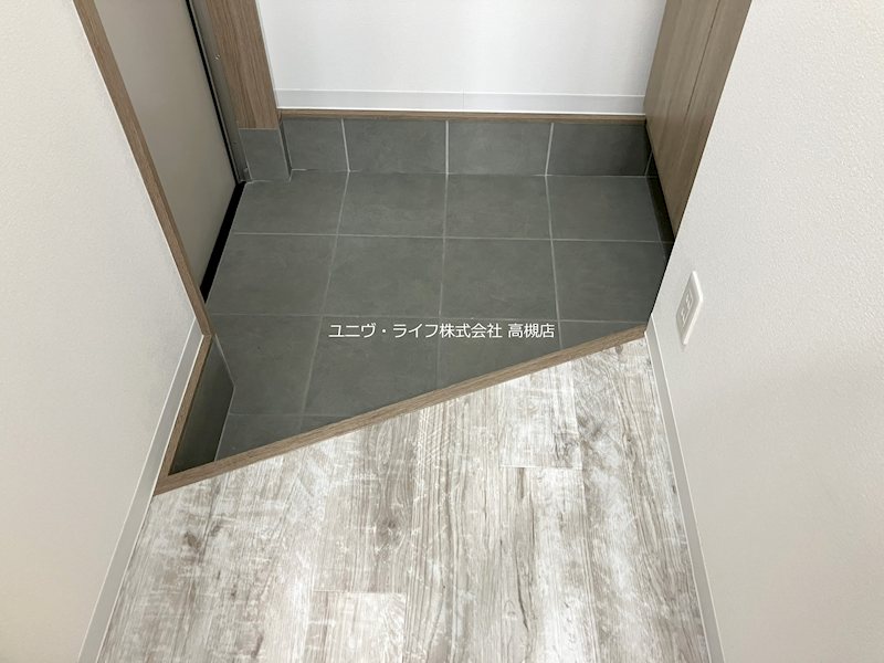 レジーナ高槻 玄関