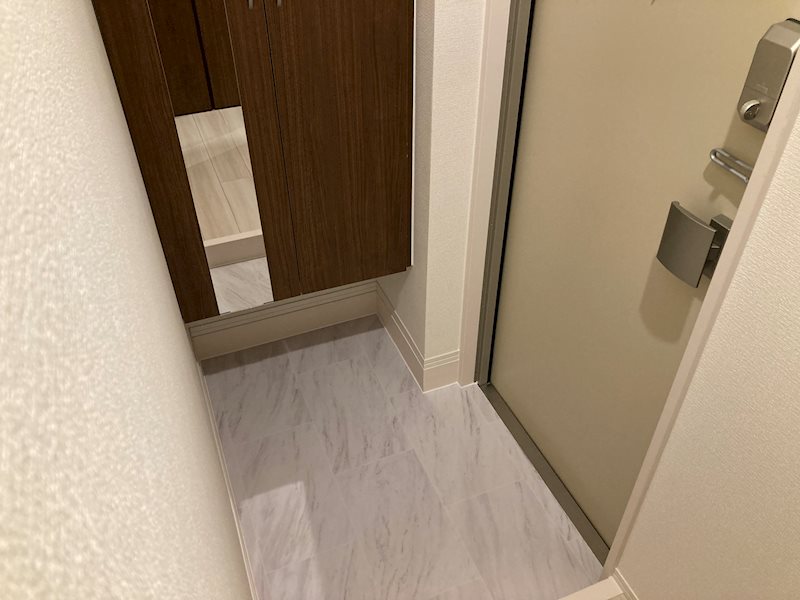 ネクストステージヤハタ 玄関