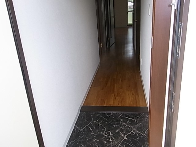 アルコバレーノ 玄関
