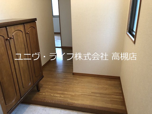 モアコート西真上 玄関