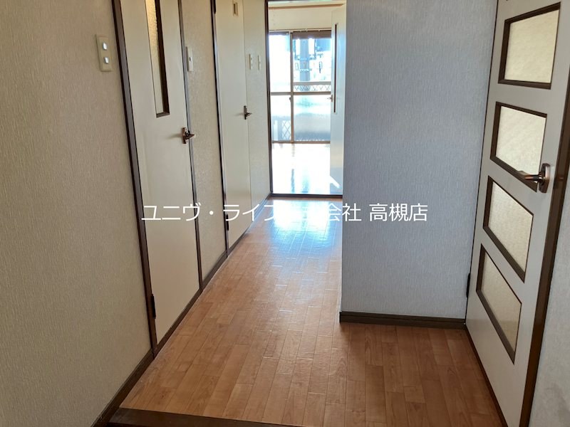 ハイツニシタニ  玄関