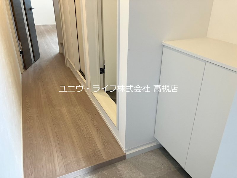 キャルムコート高槻富田 玄関