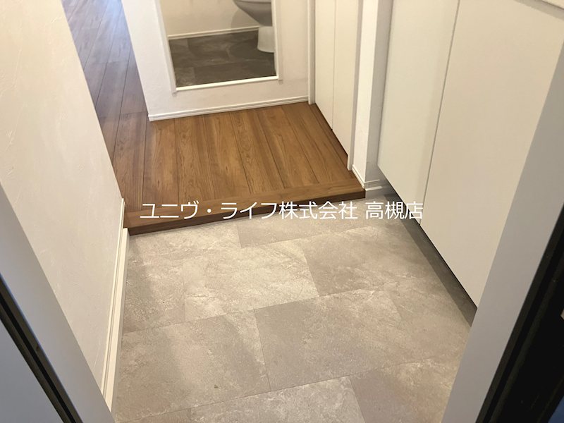 キャルムコート高槻富田 玄関