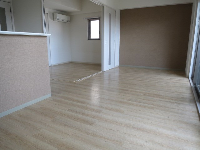 ルオマルーン リビング