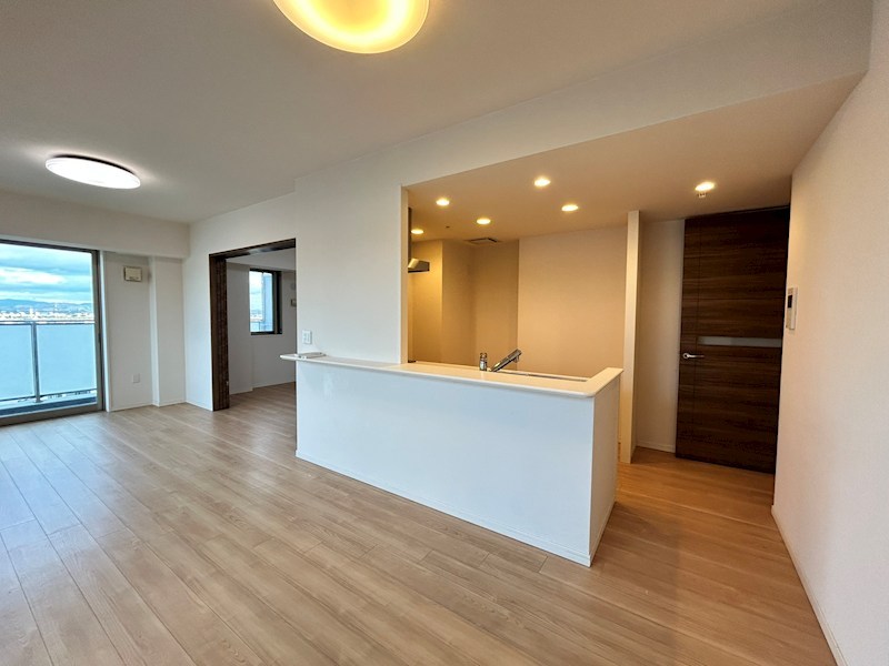 ジオタワー高槻ミューズガーデン リビング