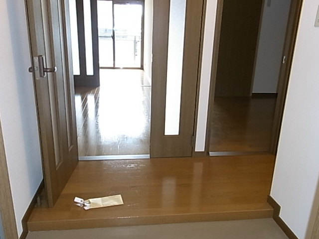 グランドール八光 玄関