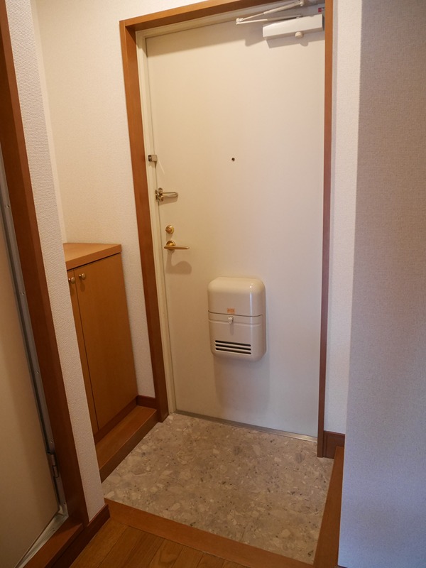 サングレード千里 玄関