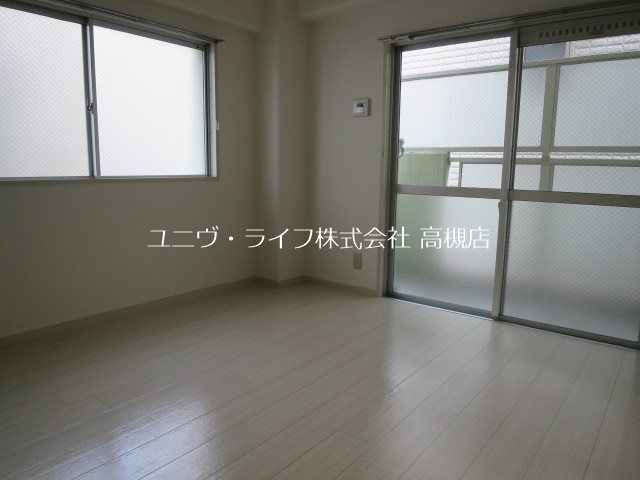 光栄ハイツ芥川 ベッドルーム