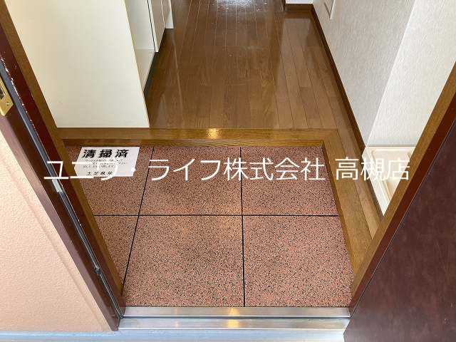 ファミール5号館 玄関