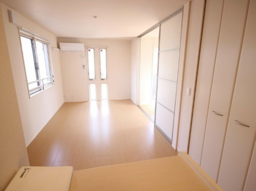 ミドリ八幡町レジデンス リビング