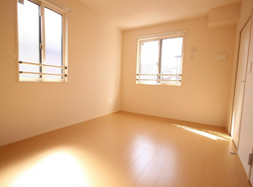 ミドリ八幡町レジデンス ベッドルーム