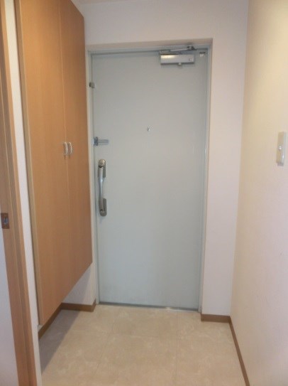 クレストフォート 玄関