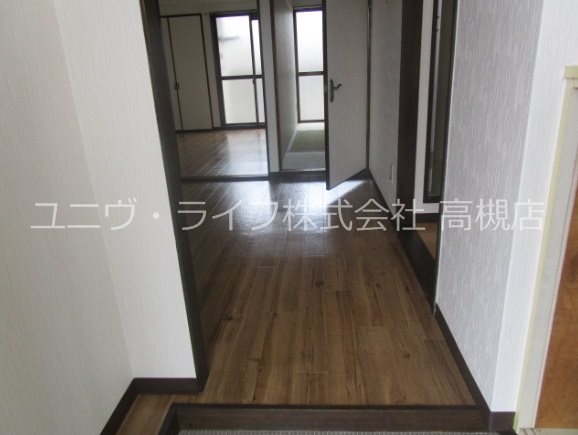 ハムロハイツ杉田B棟 玄関