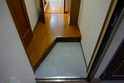 ビアンヌール芥川 玄関