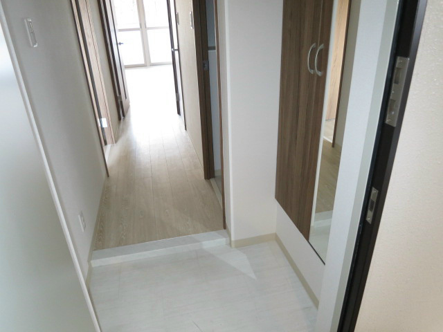 グランブルー高槻 玄関