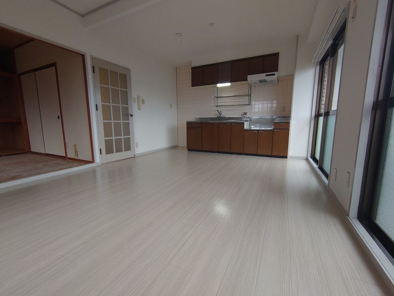 グランディ栄町 リビング