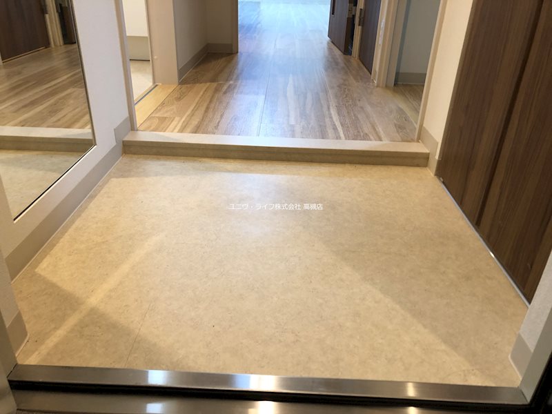 中条プレイス 玄関