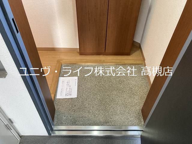 アージュ高槻 玄関
